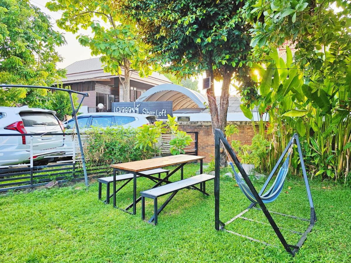 Sherloft Home & Hostel Chiang Mai Exteriör bild