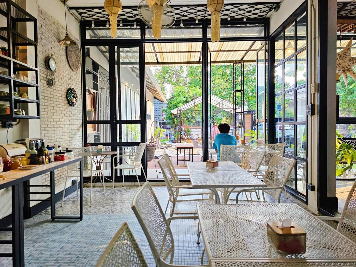 Sherloft Home & Hostel Chiang Mai Exteriör bild
