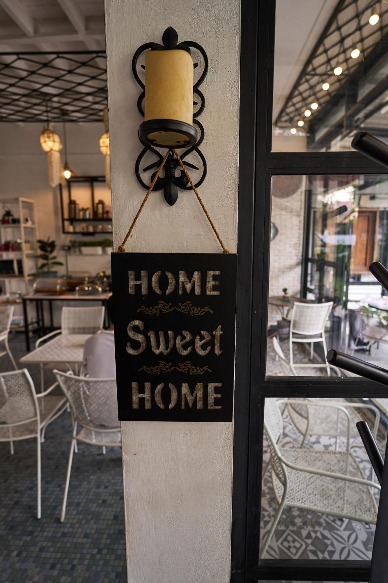 Sherloft Home & Hostel Chiang Mai Exteriör bild