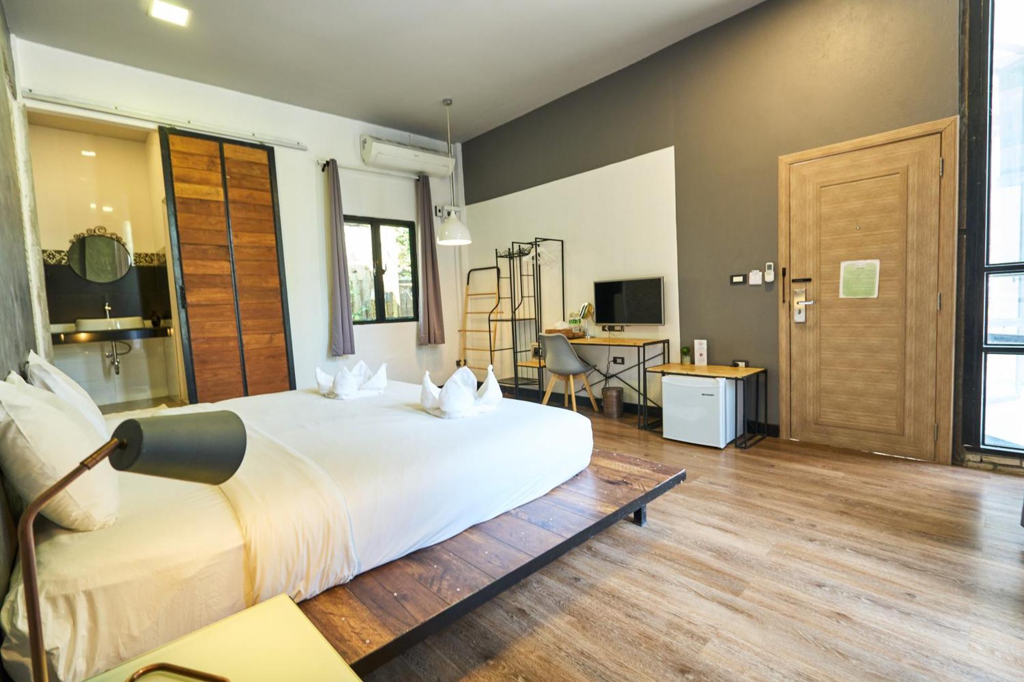 Sherloft Home & Hostel Chiang Mai Rum bild