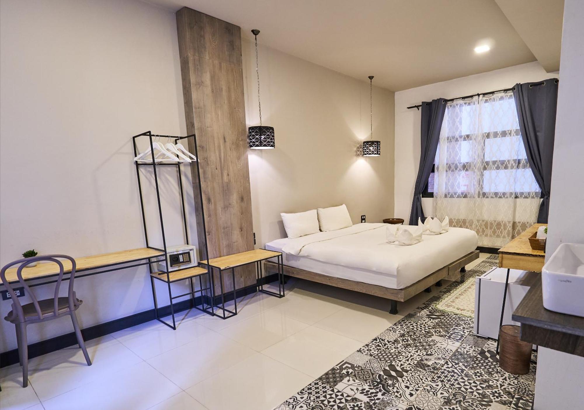 Sherloft Home & Hostel Chiang Mai Rum bild