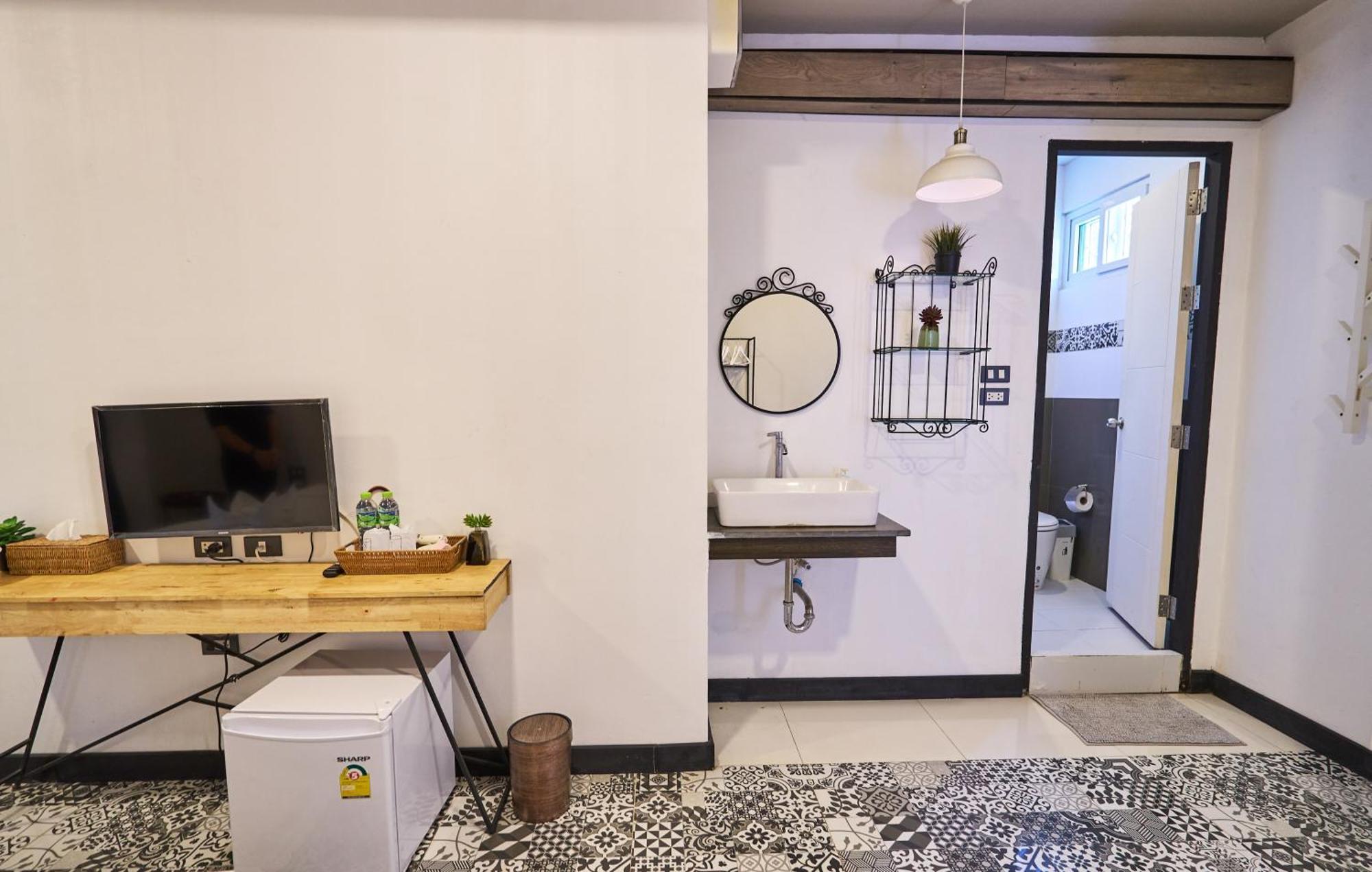 Sherloft Home & Hostel Chiang Mai Rum bild