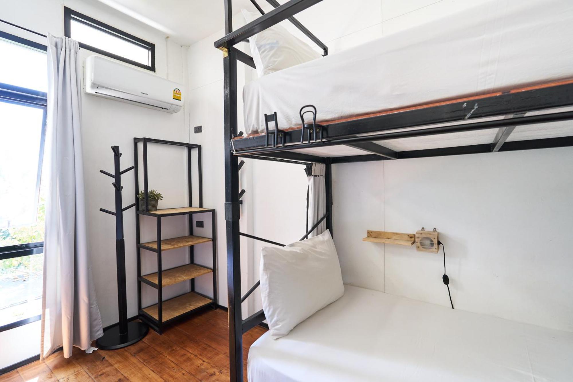 Sherloft Home & Hostel Chiang Mai Exteriör bild