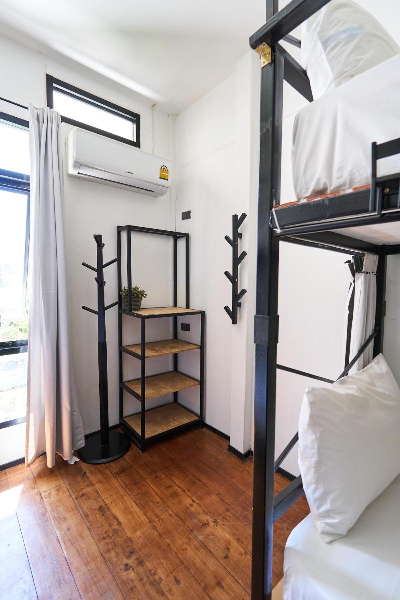 Sherloft Home & Hostel Chiang Mai Exteriör bild