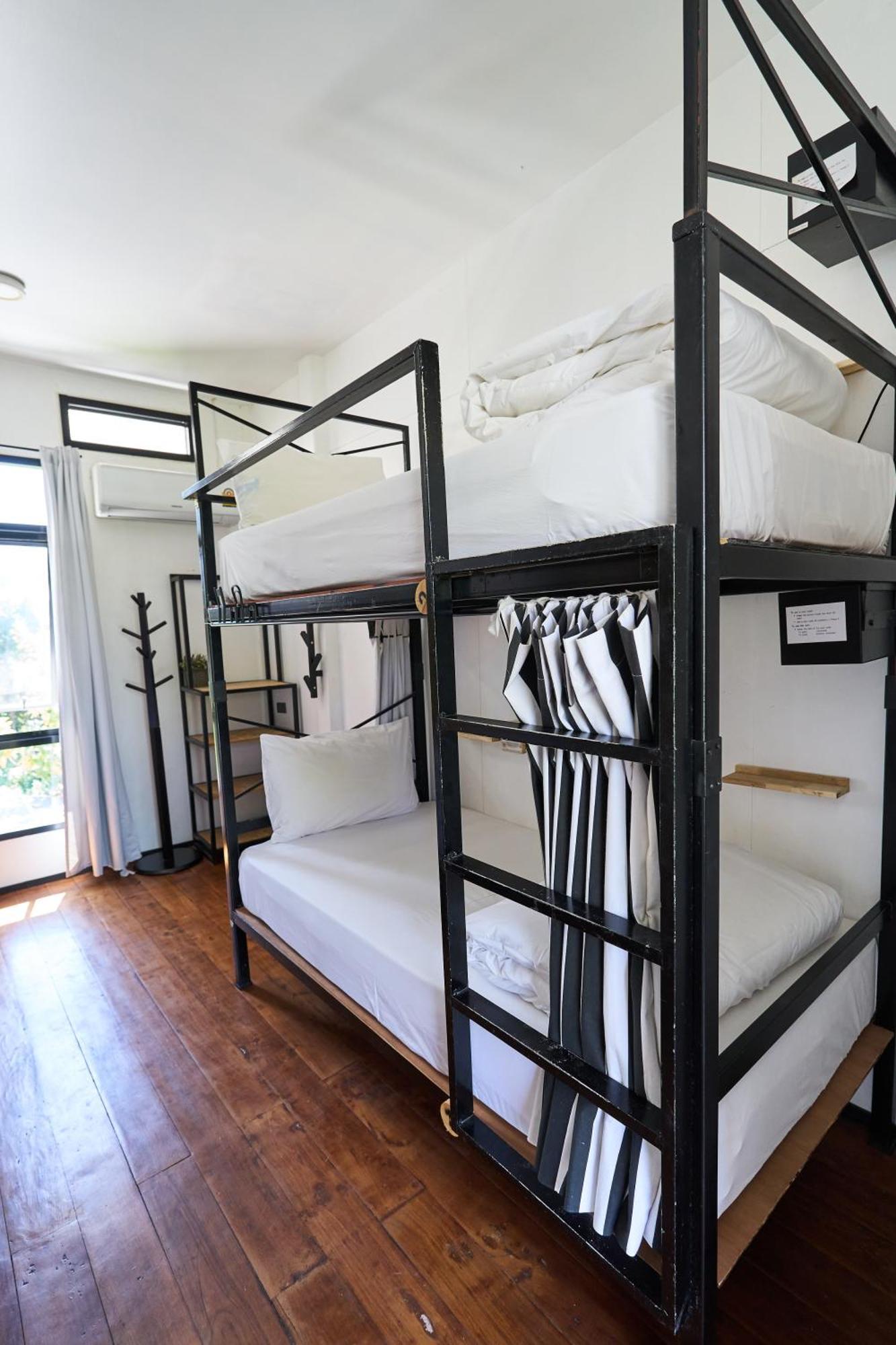 Sherloft Home & Hostel Chiang Mai Exteriör bild