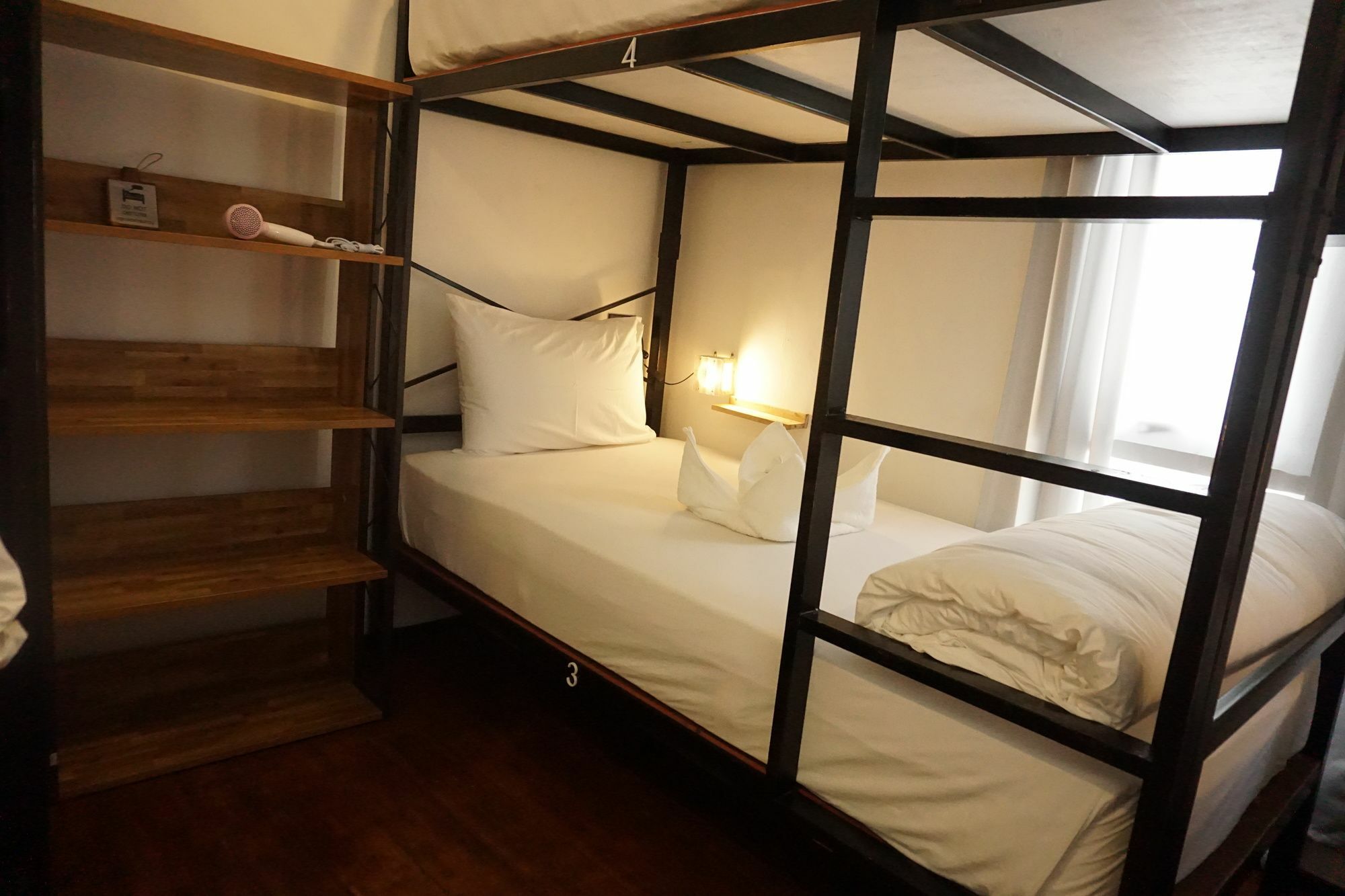 Sherloft Home & Hostel Chiang Mai Exteriör bild