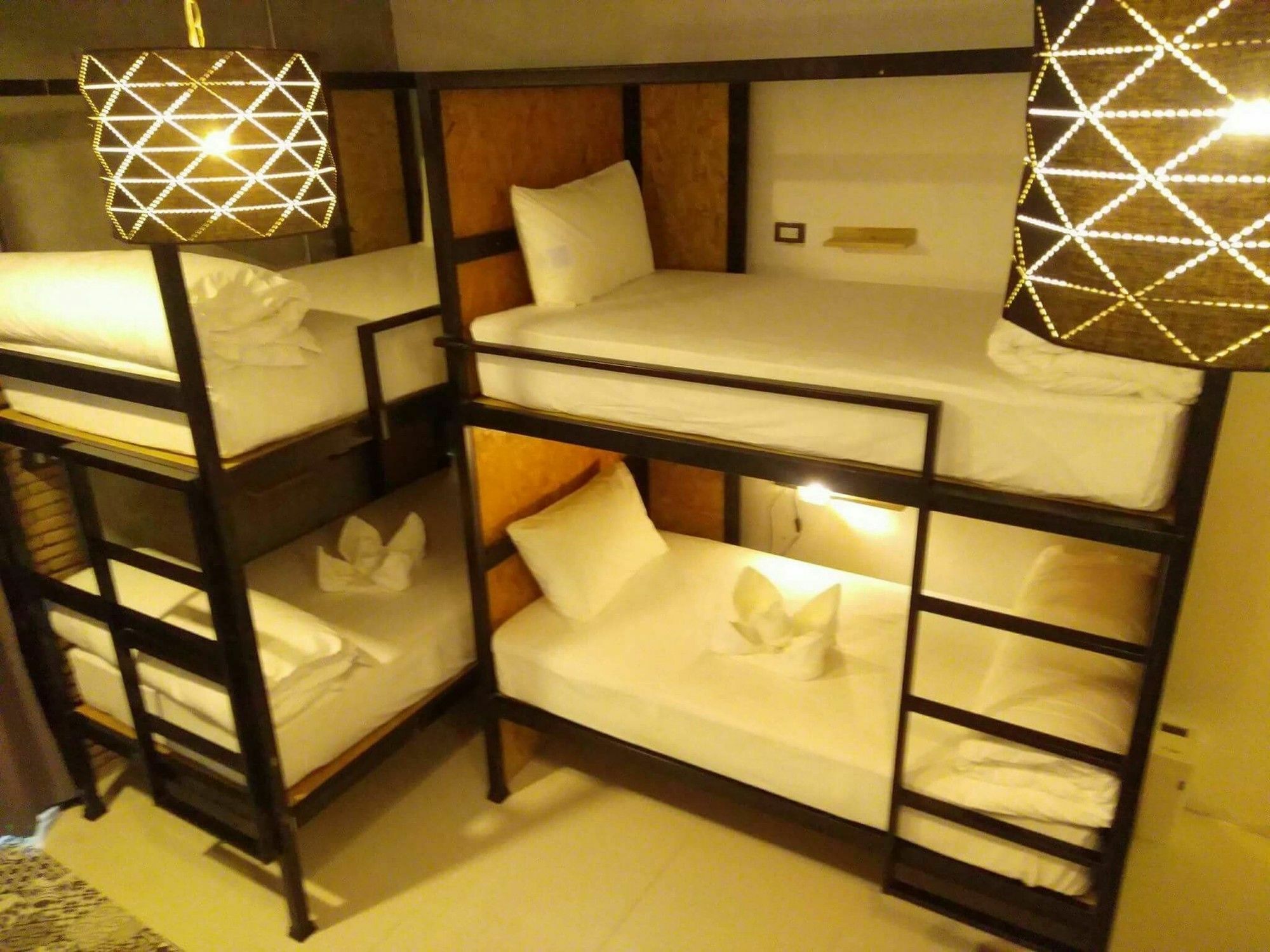 Sherloft Home & Hostel Chiang Mai Exteriör bild
