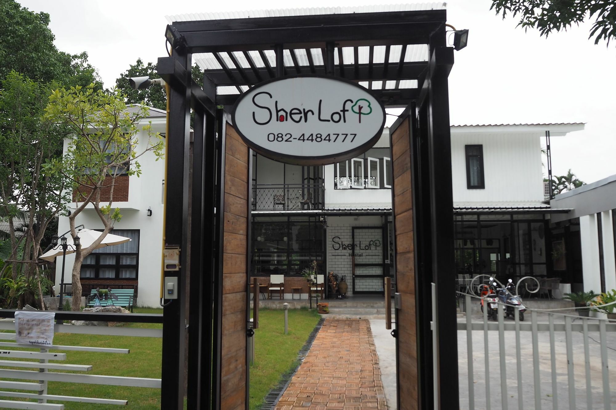 Sherloft Home & Hostel Chiang Mai Exteriör bild