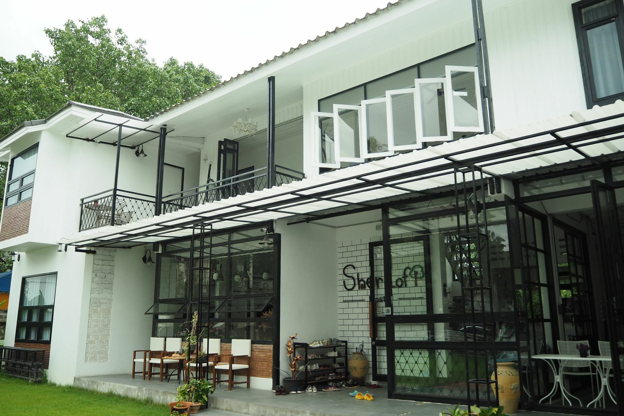 Sherloft Home & Hostel Chiang Mai Exteriör bild