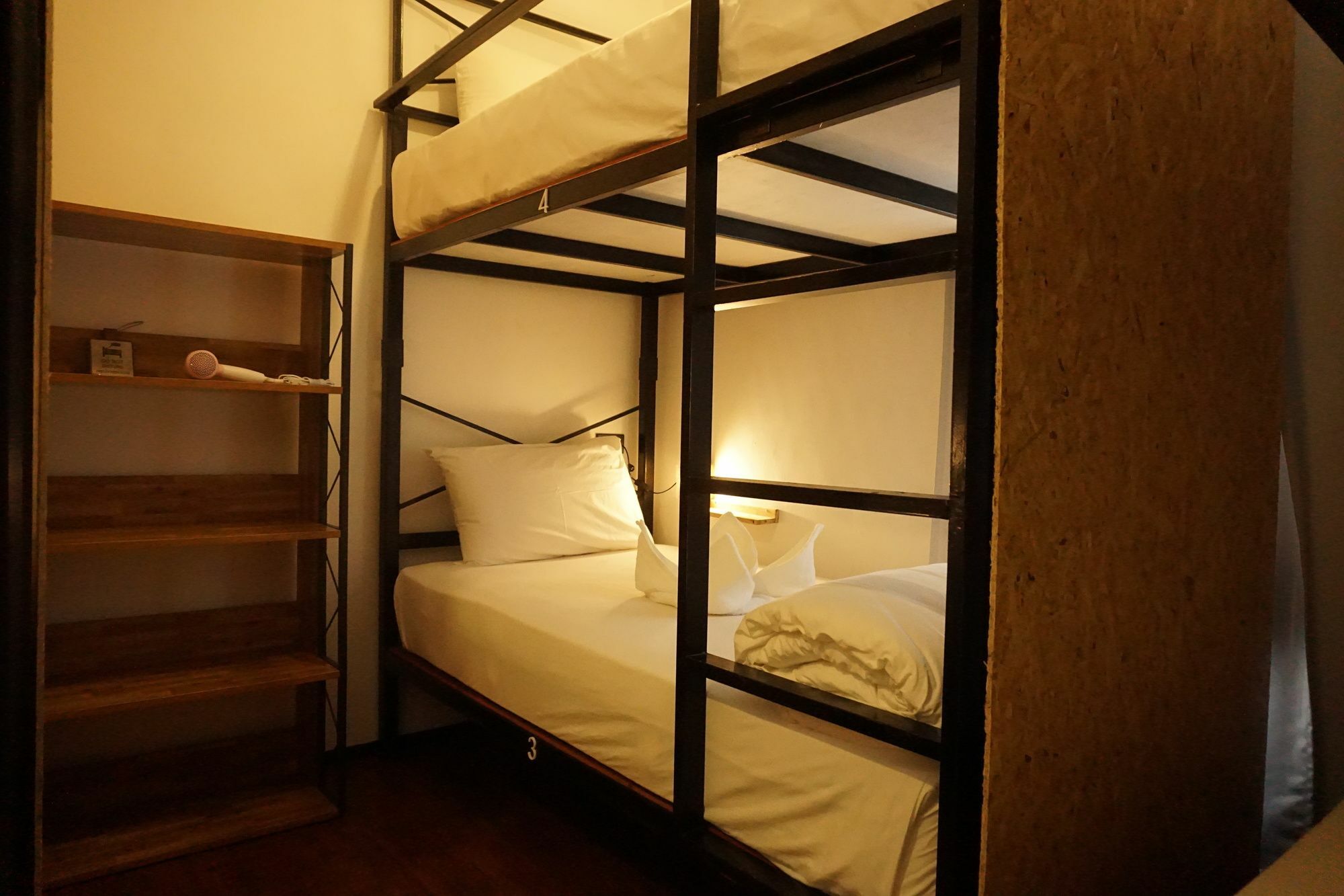 Sherloft Home & Hostel Chiang Mai Exteriör bild
