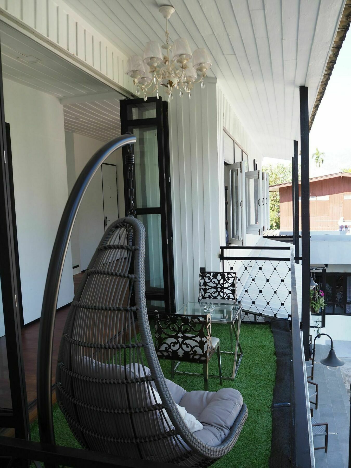 Sherloft Home & Hostel Chiang Mai Exteriör bild